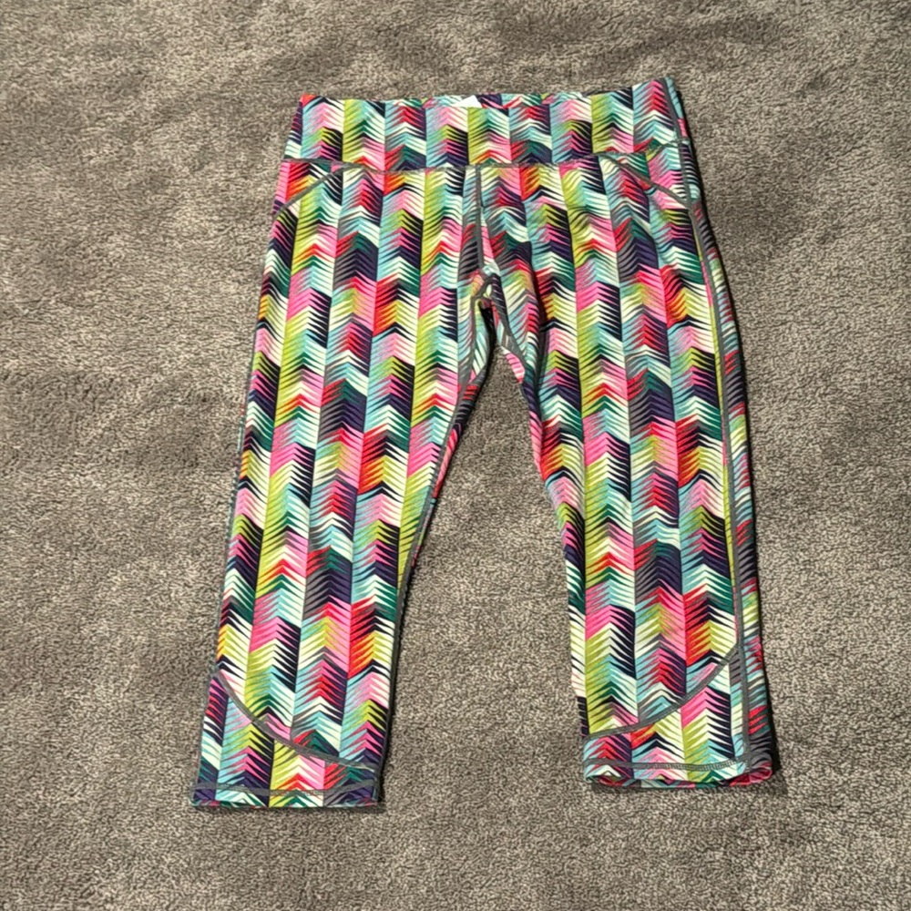 Fabletics Colorful Abstract Capri Leggings SIZE M